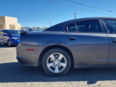 Used 2013 Dodge Charger SE w/ Connectivity Group image 5