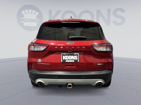 Used 2020 Ford Escape Titanium image 5