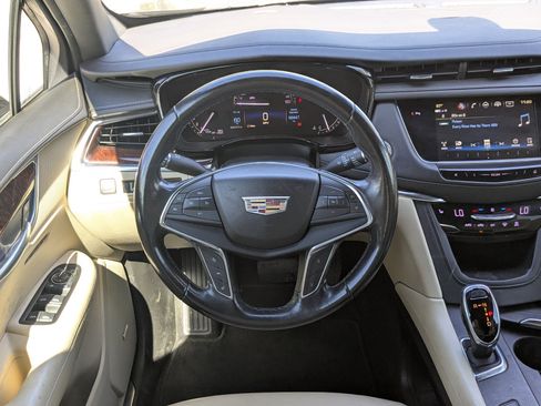 Used 2019 Cadillac XT5 Luxury image 18