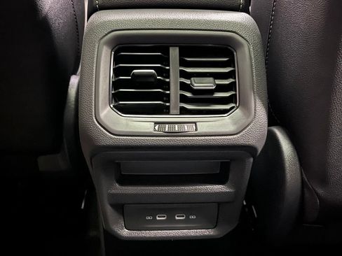 New 2026 Volkswagen Taos SE AWD/4WD image 11