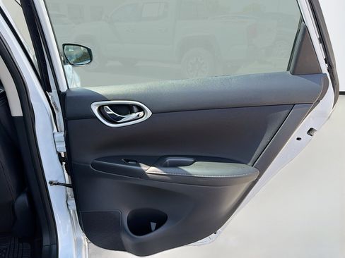 Used 2019 Nissan Sentra SV image 39