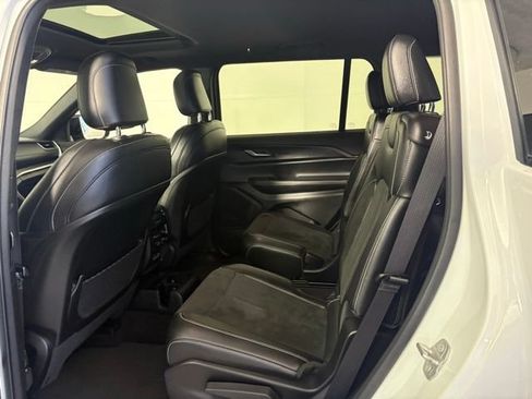 Used 2023 Jeep Grand Cherokee L Laredo AWD/4WD image 20