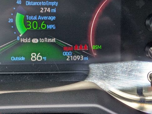 Used 2024 Toyota RAV4 XLE w/ Convenience Package FWD image 30