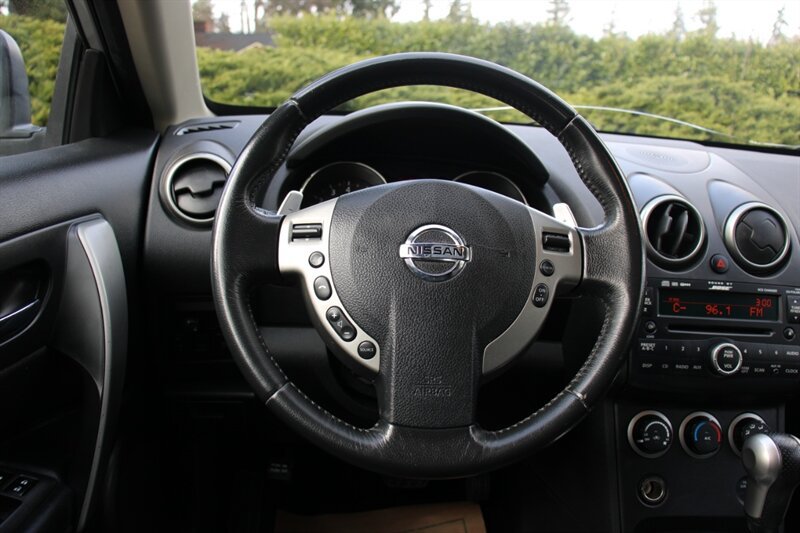 Used 2009 Nissan Rogue SL w/ Premium Pkg AWD/4WD image 18