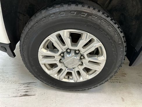 Used 2023 GMC Sierra 3500 Denali w/ Denali Ultimate Package image 12