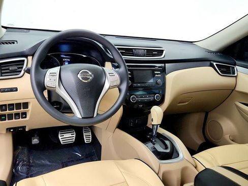 Used 2016 Nissan Rogue SV AWD/4WD image 12