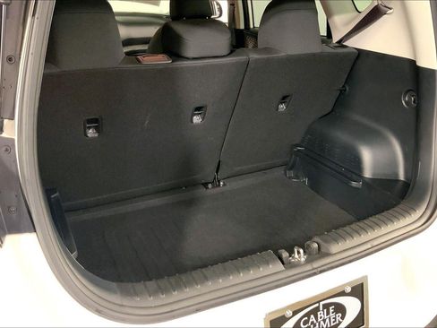 Used 2025 Kia Soul LX FWD image 4