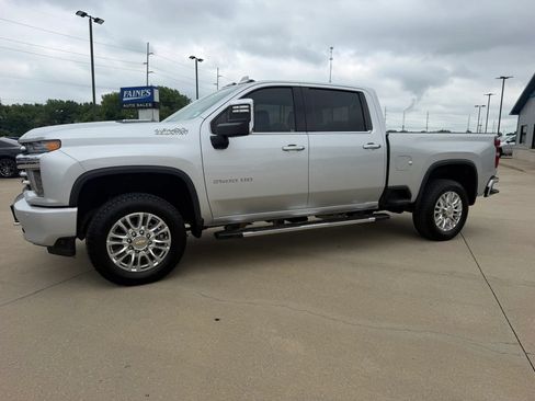 Used 2021 Chevrolet Silverado 2500 High Country w/ Z71 Off-Road Package AWD/4WD image 5