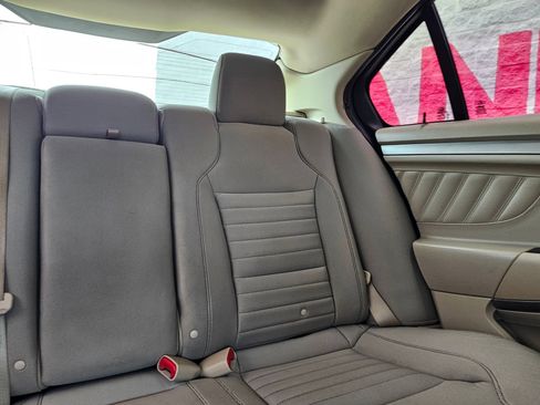 Used 2019 Ford Taurus SE FWD image 25