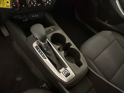 Used 2024 Chevrolet Trax LS w/ LS Convenience Package FWD image 21