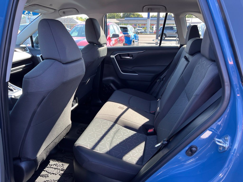 Used 2023 Toyota RAV4 AWD Hybrid image 23