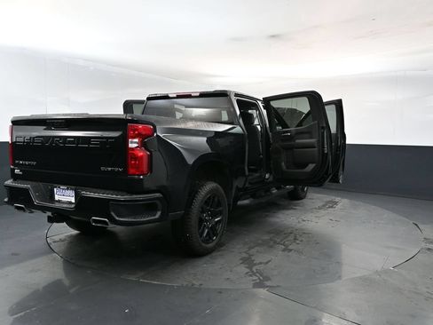 Used 2023 Chevrolet Silverado 1500 Custom Trail Boss AWD/4WD image 29