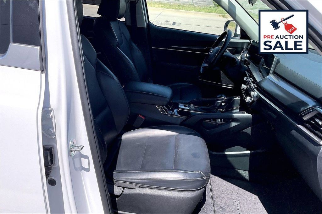 Used 2025 Kia Telluride S AWD/4WD image 7