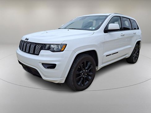 Used 2021 Jeep Grand Cherokee Laredo X AWD/4WD image 5