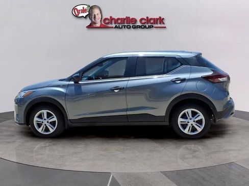 Certified 2025 Nissan Kicks Play S FWD image 2