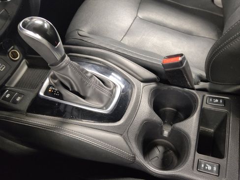 Used 2020 Nissan Rogue SL image 26