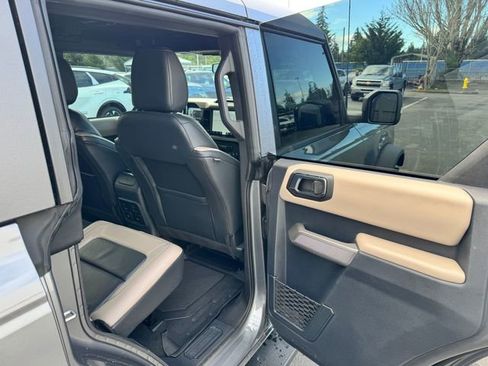 Used 2023 Ford Bronco Wildtrak image 17