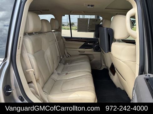 Used 2020 Lexus LX 570 4WD w/ Luxury Package image 33