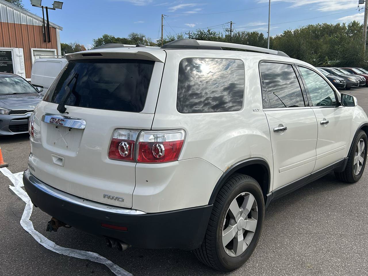 Used 2011 GMC Acadia SLT AWD/4WD image 5