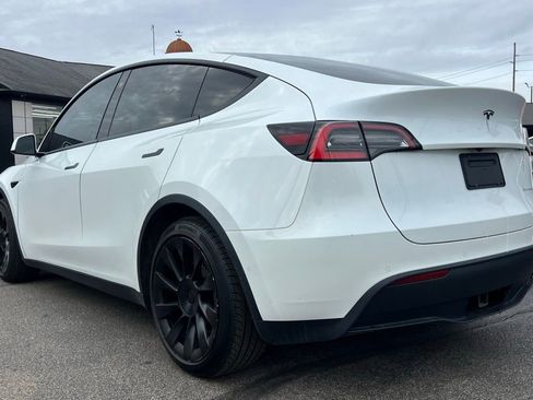 Used 2021 Tesla Model Y Long Range image 5