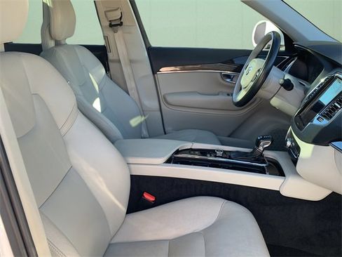 Used 2018 Volvo XC90 T6 Momentum w/ Convenience Package image 41