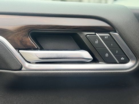 Used 2023 GMC Sierra 1500 SLT w/ SLT Premium Package image 23