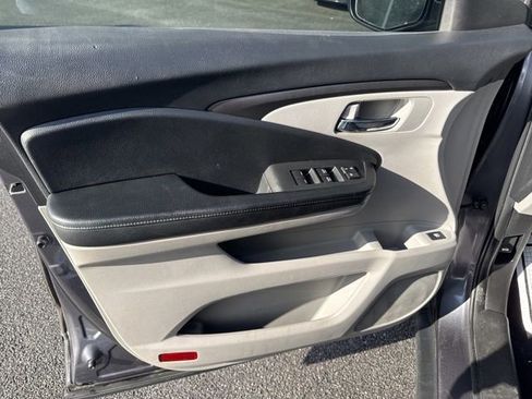 Used 2018 Honda Pilot EX image 16
