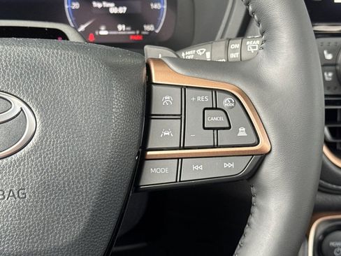 New 2026 Toyota Grand Highlander AWD Hybrid image 28