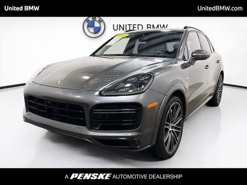 Used 2023 Porsche Cayenne Turbo S AWD/4WD image 1