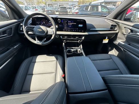 New 2026 Chevrolet Traverse LT w/ Driver Confidence Package FWD image 23