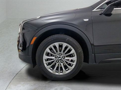 Used 2024 Cadillac XT4 Premium Luxury image 32