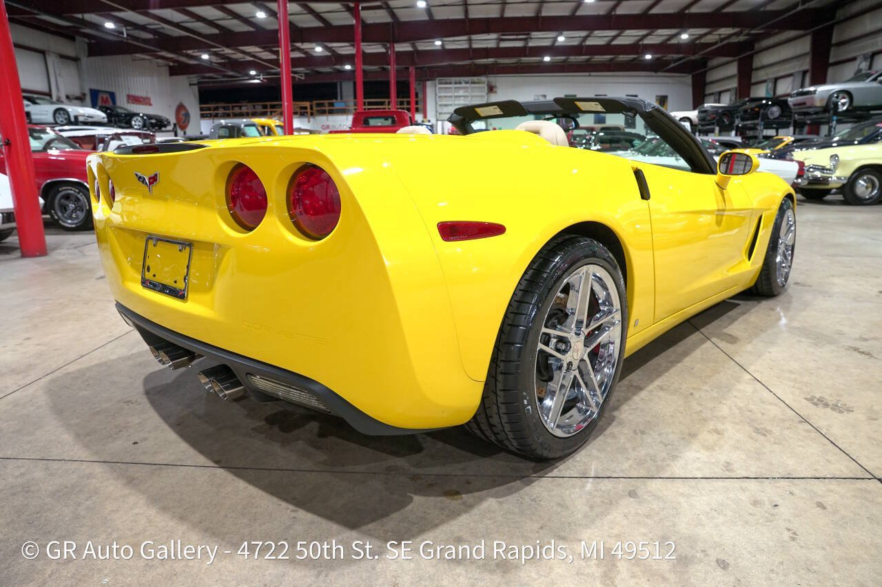 Used 2007 Chevrolet Corvette Convertible w/ Performance Package RWD image 8