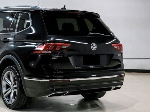 Used 2019 Volkswagen Tiguan SEL R-Line w/ 3rd Row Seat Package image 15
