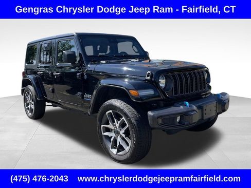 Used 2024 Jeep Wrangler Unlimited w/ Convenience Group AWD/4WD image 1