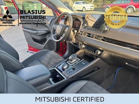 Used 2023 Mitsubishi Outlander 4WD Plug-In Hybrid image 33
