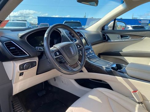 Used 2019 Lincoln Nautilus Select AWD/4WD image 10