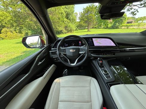 Used 2024 Cadillac Escalade Sport w/ LPO, ONYX Package AWD/4WD image 39