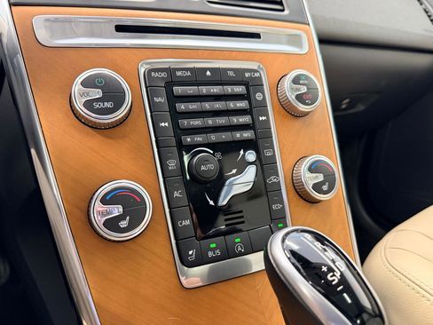 Used 2017 Volvo XC60 T5 Inscription w/ Preferred Option Package image 39