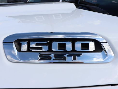 Used 2025 RAM 1500 Laramie AWD/4WD image 61