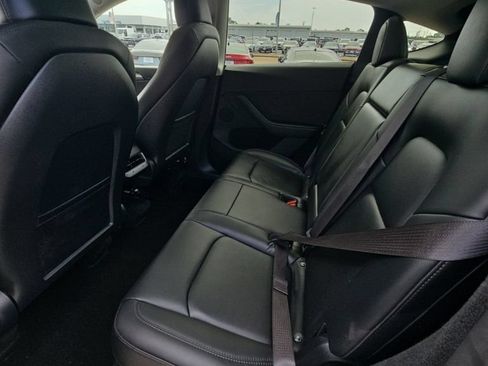 Used 2023 Tesla Model Y Long Range AWD/4WD image 19
