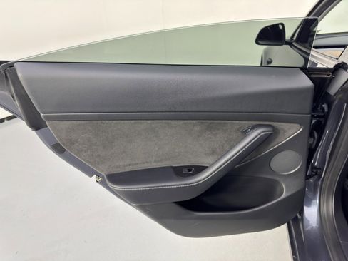 Used 2023 Tesla Model 3 Standard Range image 44