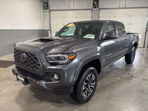 Used 2023 Toyota Tacoma TRD Sport image 3