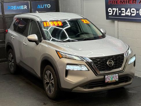 Used 2021 Nissan Rogue SV image 10
