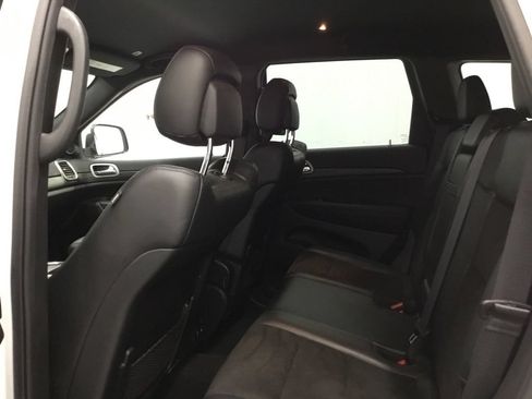 Used 2021 Jeep Grand Cherokee Laredo X AWD/4WD image 12