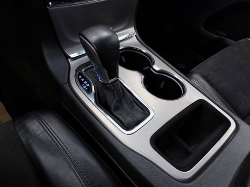 Used 2021 Jeep Grand Cherokee Laredo X image 51