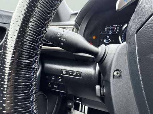 Used 2017 Lexus RC F RWD image 32