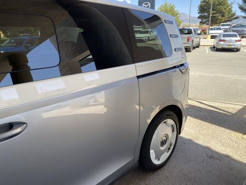 Used 2025 Volkswagen ID. Buzz 1st Edition image 55