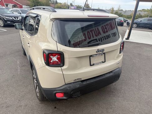 Used 2015 Jeep Renegade Latitude w/ Popular Equipment Group image 9