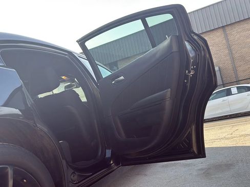 Used 2019 Dodge Charger SXT w/ Blacktop Package image 34