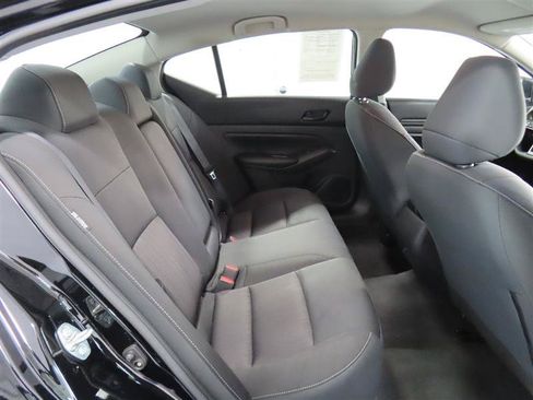 Used 2024 Nissan Altima 2.5 S FWD image 30
